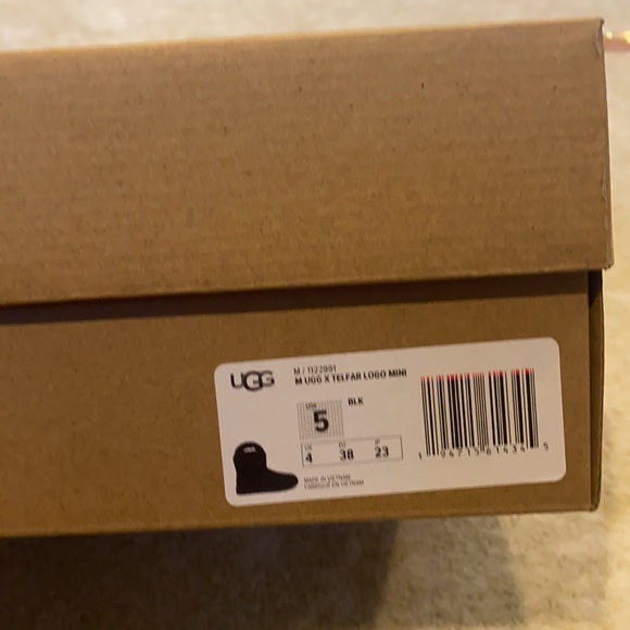 BRAND NEW Ugg x Telfar boots - Picture 4 of 5